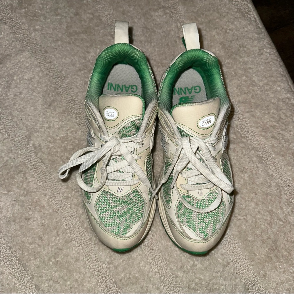 New Balance 2002R × Ganni Turtledove 2022 - Picture 8 of 8